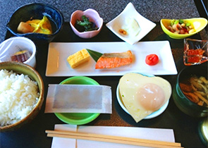 朝食